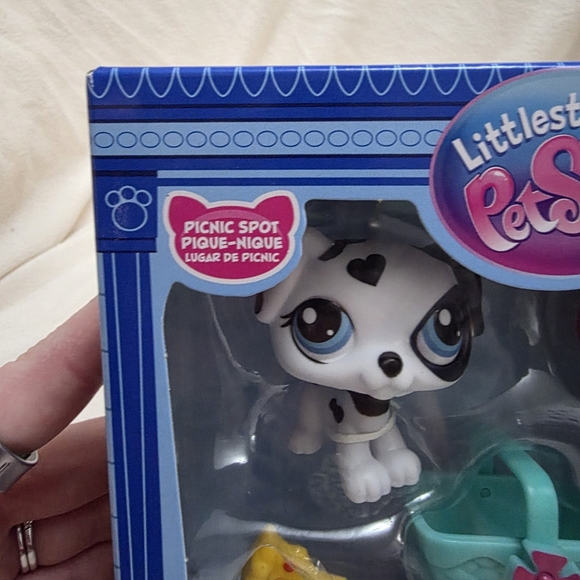 NEW Littlest Pet Shop LPS G7 Series 3 Ladybug #149 & Dalmatian #156 Picnic Spot - Picture 3 of 5